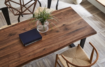 ダイニングテーブル